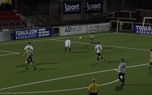 CLB vô danh bị 'nghi' là đội trẻ Barcelona đi đá phủi vì chơi như tiki-taka