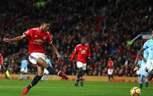 M.U 1-2 Man City: Lukaku 'bóp team'. M.U thất thủ trên sân nhà, kém Man City 11 điểm