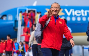 Đội tuyển Việt Nam đã về nước. Văn Lâm tuyên bố ăn Tết ở Việt Nam