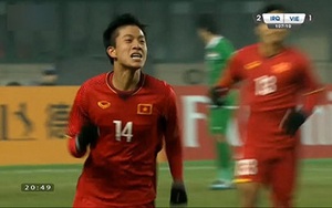 Ngậm ngùi cảnh Văn Đức và Xuân Mạnh được mỗi mẹ ra đón, bị nhiều CĐV làm ngơ