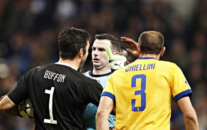 Người Ý bức xúc, chửi rủa trọng tài Anh vì cho Real hưởng penalty ở phút bù giờ