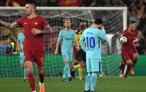 CHÙM ẢNH: Messi thở dài, cúi đầu ngao ngán sau khi Barca thua sốc Roma
