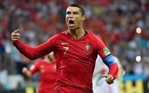 Ronaldo phá vỡ hàng loạt kỷ lục vĩ đại với hat-trick ở trận hoà Tây Ban Nha 3-3