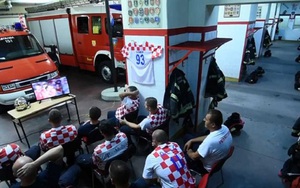 Lính cứu hỏa Croatia không xem quả đá 11m quan trọng vì đi làm nhiệm vụ