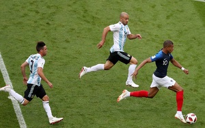 Pha dẫn bóng của Mbappe được so sánh với tình huống của Ronaldo 'béo' cũng trước... Argentina