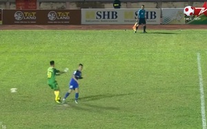 VIDEO: Bùi Tiến Dũng mắc 2 sai lầm tai hại khiến FLC Thanh Hóa thua Bình Dương