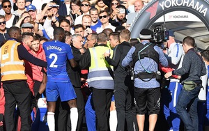 ẢNH CHẾ: Pep Guardiola bị lôi vào chuyện Mourinho đòi 'xử' trợ lý của Sarri