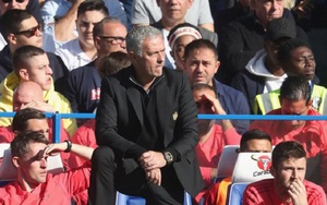 Mourinho điều tra nội bộ sau khi M.U bị lộ đội hình trận gặp Chelsea
