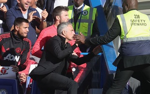 M.U hòa Chelsea, Mourinho an toàn nhưng chiếc ghế nóng sẽ cháy bất cứ lúc nào