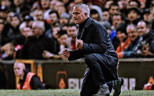 Tin HOT M.U 7/10: Mourinho vẫn có thể bị sa thải. M.U trừng phạt nhà báo của Mirror