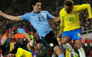 Căng thẳng tột độ, Cavani tuyệt tình đốn ngã Neymar khi đá giao hữu