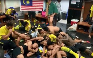 Malaysia ăn mừng cực 'lầy lội' khi vượt qua Thái Lan, vào chung kết AFF Cup