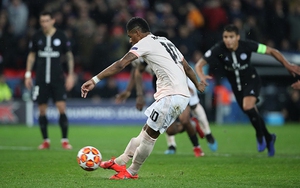 M.U và Porto đi tiếp nhờ VAR: 'Sau Fergie Time là VARgie Time'