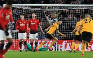 CĐV Wolves hát vang tên của Mourinho khiến fan MU giận tím mặt