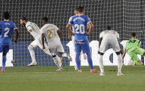 Real Madrid 1-0 Getafe: Ramos ghi bàn trên chấm 11m, Real bỏ xa Barca tới 4 điểm