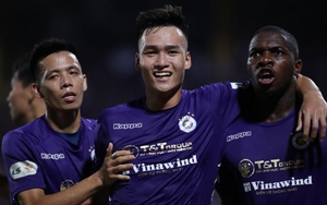 Hà Nội 7-0 Cần Thơ: Quang Hải và Văn Quyết lập cú đúp, Hà Nội FC tạo mưa bàn thắng
