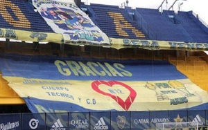 Cầu thủ Boca tưởng nhớ Maradona, khiến con gái huyền thoại bật khóc