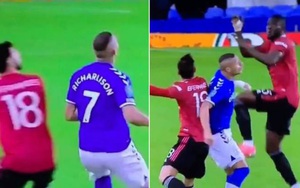 Bruno Fernandes nhận 'gạch đá' vì khiến Richarlison chấn thương