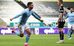 Newcastle 3-4 Man City: Ferran Torres lập hat-trick, phá kỷ lục của Messi