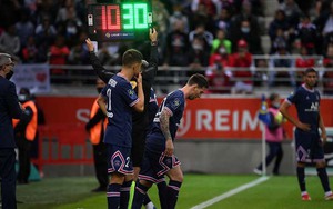 Bóng đá hôm nay 30/8: MU cần xây dựng đội bóng quanh Ronaldo. Messi được ca ngợi