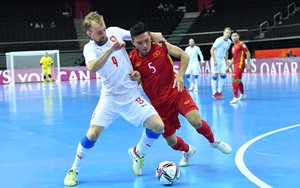 CĐV đau tim với 4 phút cuối rồi vỡ òa khi tuyển futsal Việt Nam đi tiếp