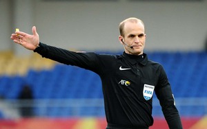 Trọng tài cầm còi trận Việt Nam vs Oman từng mắc sai lầm nghiêm trọng