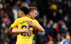 Điểm nhấn Espanyol 2-2 Barcelona: De Jong lại giải cứu. Barca khủng hoảng hàng thủ