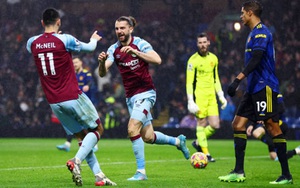 Burnley 1-1 MU: Pogba ghi bàn trở lại, MU vẫn văng khỏi Top 4