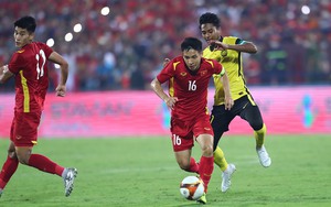 U23 Việt Nam: Hùng Dũng phải uống 3 chai nước để kiểm tra doping