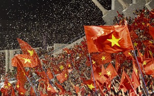 CĐV Đông Nam Á ngả mũ trước hình ảnh sắc đỏ ngập tràn sân Cẩm Phả