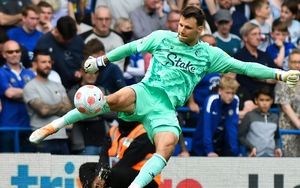 Bóng đá hôm nay 23/6: Ronaldo gửi 'chiến thư' cho U19 Việt Nam. MU nhắm thủ môn Watford