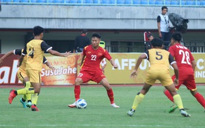 U19 Việt Nam thắng đậm Brunei để lên đầu bảng dù thủ môn bị đuổi