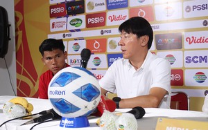 HLV Shin Tae Yong: 'Ai biết có tiền đạo trẻ nào chơi tốt ở Indonesia, hãy gọi cho tôi'