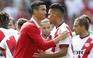 CẬN CẢNH vụ Ronaldo bỏ về sớm sau 45 phút tịt ngòi khiến CĐV MU nổi giận