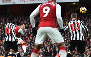 Video clip highlights bàn thắng Arsenal 1-0 Newcastle: Siêu phẩm của Oezil