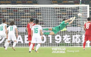 Đặng Văn Lâm không phạm sai lầm ở quả đá phạt. Đừng trách Văn Lâm...