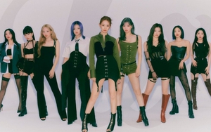 Twice gây ấn tượng với doanh số tuần đầu của 'Between 1&2'