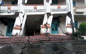 Bộ đội biên phòng, người dân kịp di dời khỏi vùng nguy hiểm ở Cha Lo, Quảng Bình