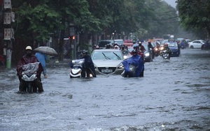 Đêm 15/8, các khu vực có mưa dông, đề phòng lốc, sét gió giật mạnh