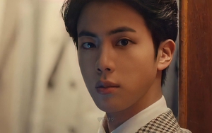 Nhờ lượng fan hùng hậu, Jin BTS lại lập kỷ lục 'Vua cháy hàng'