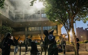 Biểu tình bùng phát sau vụ cảnh sát bắn chết người da màu tại Philadelphia, Mỹ