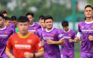 Bóng đá Việt Nam hôm nay: Văn Lâm hứng khởi. Duy Mạnh đánh giá cao trợ lý Anh Đức