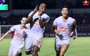 Ngoại binh lập siêu phẩm, HAGL đánh bại Sydney FC