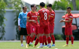 Bóng đá Việt Nam hôm nay: HLV Park Hang Seo trở lại. Trọng Hoàng báo tin vui