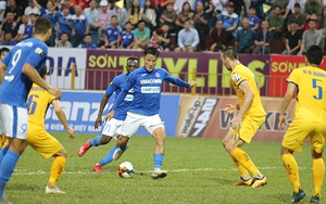 Chuyển nhượng V-League: Mạc Hồng Quân trễ hẹn Than Quảng Ninh vì lý do đặc biệt