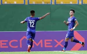 Bóng đá Việt Nam hôm nay: Học trò cưng thầy Park bị 'khóa chặt'. Sài Gòn FC lập kỷ lục