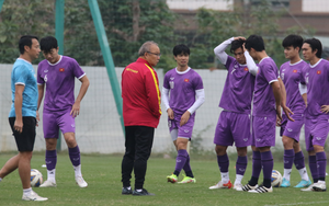 Bóng đá Việt Nam hôm nay: Tuyển Việt Nam tập buổi đầu năm. Thái Lan nhận thưởng lớn