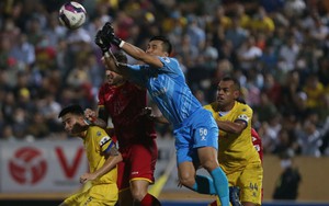 VIDEO bàn thắng Nam Định 1-0 SLNA: Bùng nổ phút bù giờ