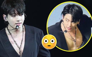 Jungkook BTS xử lý sự cố trang phục cực tinh tế