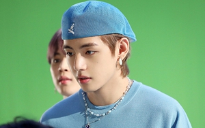 V BTS lại chứng tỏ sức mạnh ‘Vua bán hàng’